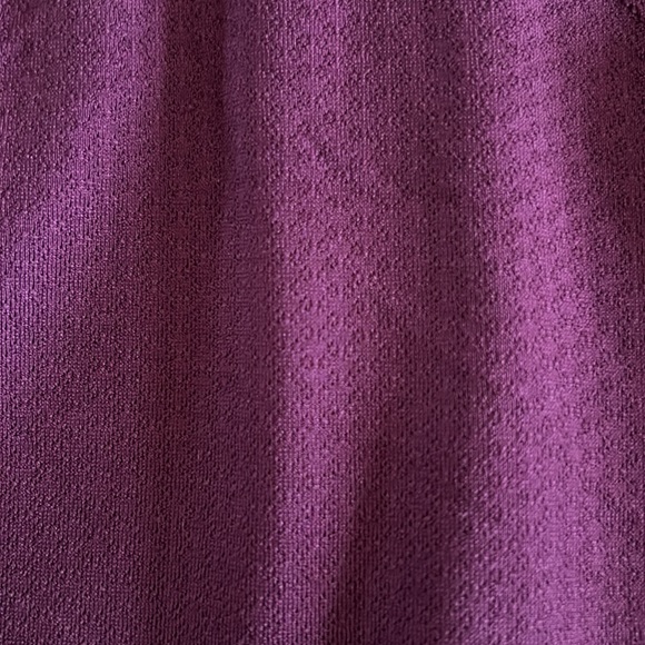 Lululemon tank top with build in bra - Picture 5 of 9